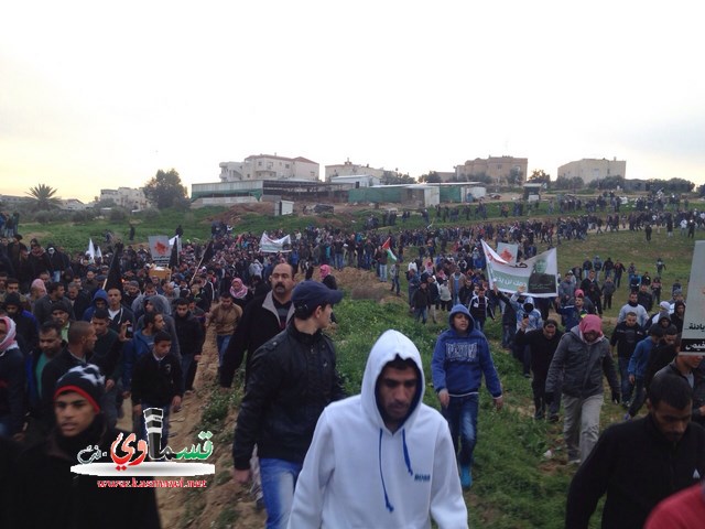 النقب: الالاف يشاركون في جنازة الشهيد سامي الزيادنة في مدينة رهط وسط اجواء من الغضب